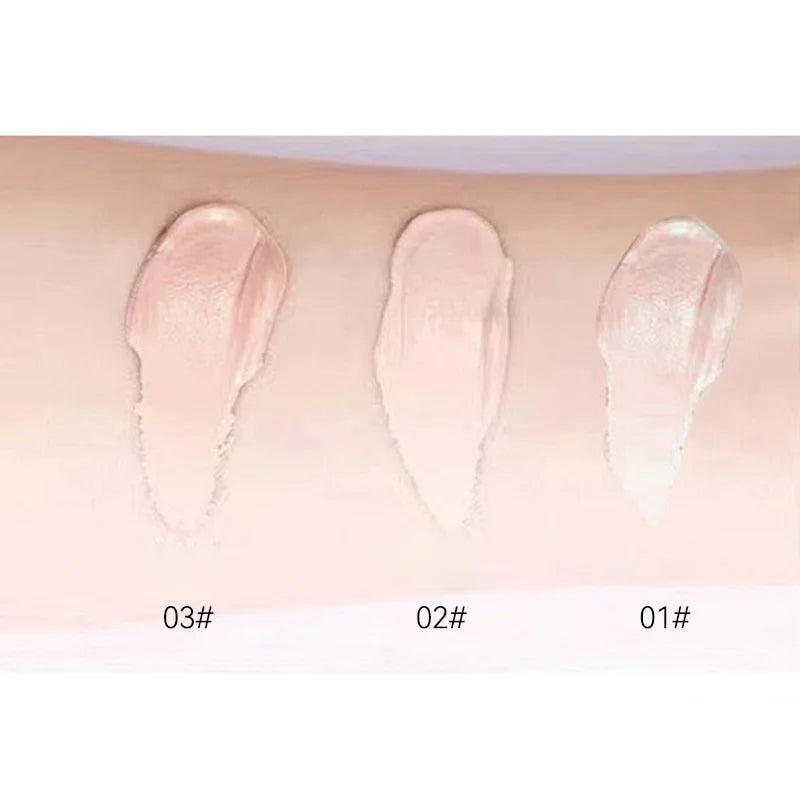 The liquid foundation is light, matte, naturally brightening, and does not come off makeup. The natural complexion is frosty,